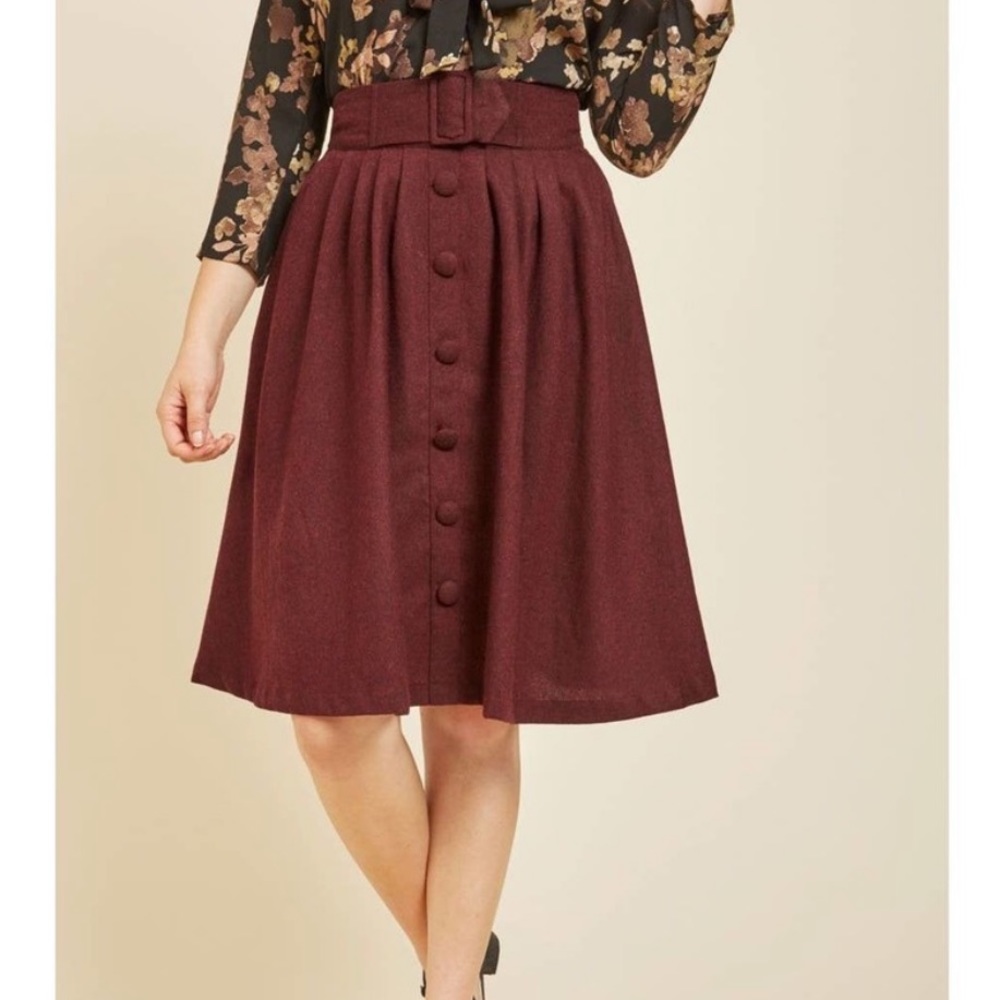 ModCloth Wool Skirt Intern Of Fate Burgundy Belted Buttons Size Medium.